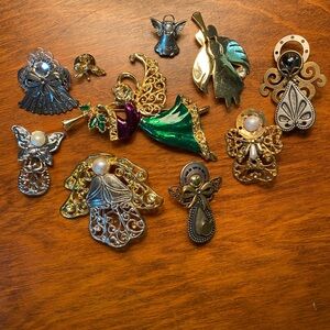 10 Vintage angel pins
